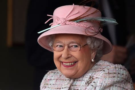 A rainha elizabeth ii (isabel ii) nasceu em 21 de abril de 1926. Rainha Elizabeth tem atitude inesperada e revela que vai ...