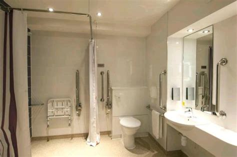 Where family rooms are not available, a second room for up to two children aged 16 and under will cost 50% of the normal room rate at the weekend (friday, saturday and sunday nights). Wet Room/Accessible Room Facilities - Picture of Premier ...