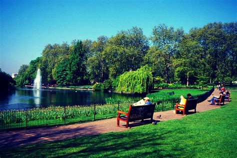 The first date is a cause for excitement. Cute Places To Go For A First Date💋 - Musely