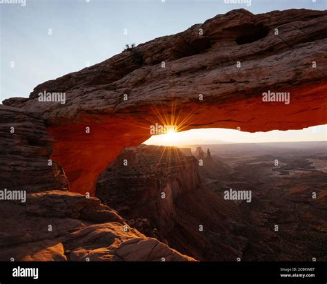 Mesa Arch At Dawn Canyonlands National Park Utah Usa Stock Photo Alamy