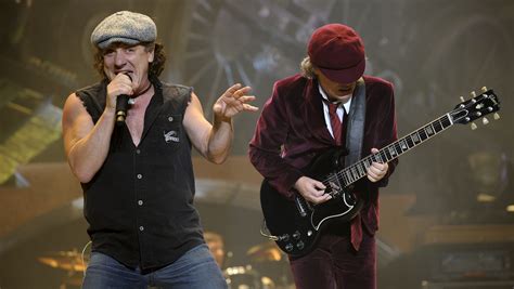 Rock band AC/DC releases entire catalog on iTunes