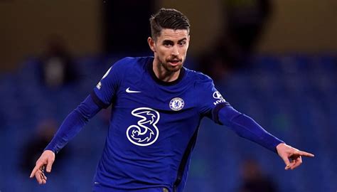 Chelsea spending £97.5m on lukaku to strengthen a squad which won the champions league in may while arsenal have spent £140m on five new players and they still look a mess. Watch: Chelsea's Jorginho nearly scores calamitous own ...