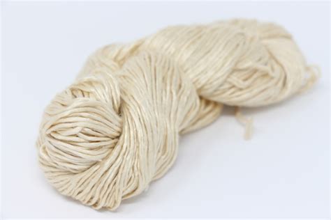 Peau De Soie Hand Dyed Silk Yarnin Ivory