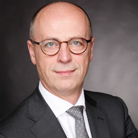 Und ihre art passt einfach rein. Dipl.-Ing. Eric Marcin - Managing Director / Commercial ...