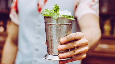 Recipe How To Make The Original Mint Julep Cocktail Bold Traveller