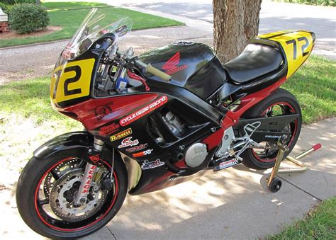 The cbr600f was a balanced sports motorcycle. CBR 600 F2 Race Bike - Page 7 - 600RR.net