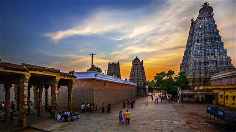 Sunset At The Meenakshi Temple In Madurai Madurai Cool Photos Temple