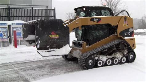 Cat 277c Plowing Snow Youtube