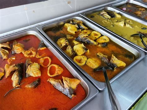 Originating from the culinary traditions of indonesia, it is also popular in malaysia, singapore, brunei, the philippines, south india, sri lanka, thailand, and burma, where it is called mont kalama. Baung Asam Pedas, Baung Asam Rebus, Baung Masak Lemak Cili ...