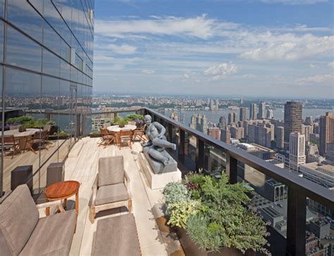 A coffee table book with photos of new york city could be the perfect souvenir, or a reminder of home for those who moved away. One Coffee Table Book Reveals New York City's Breathtaking ...