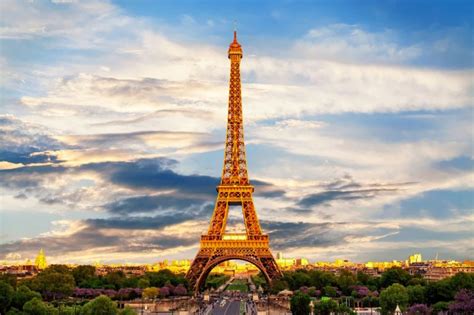 Tour Eiffel Une Rénovation Hors Norme Pour Lascenseur Du Pilier Nord