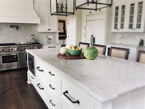 Want to help you on your project every step of the way. Designer Chad Smith used StarMark Cabinetry's Rocheport ...
