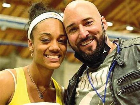 Doveva far parte di una squadra azzurra di atletica piena di talento e' solo di pochi giorni fa il cambio di allenatore, dallo storico gianni cecconi al padre, gianni. Larissa Iapichino cambia tutto a 36 giorni dalle Olimpiadi ...