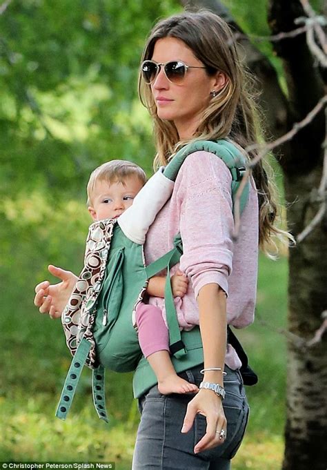 gisele bundchen shares photo of daughter vivian waving goodbye to brazil on plane daily mail