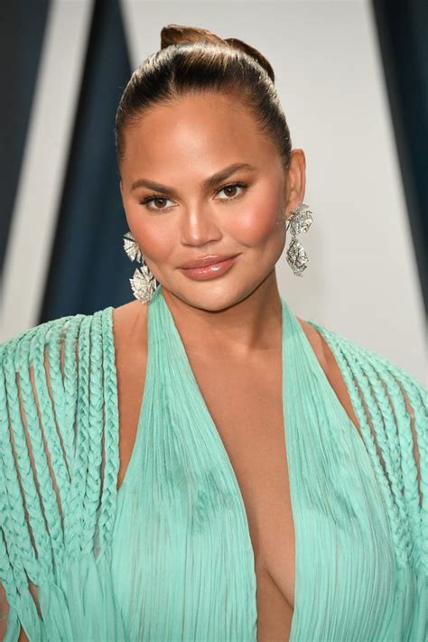 Chrissy Teigen Is Calling To Normalize Infant Formula Use