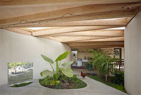 See more ideas about artist studio, artist at work, art studios. Artist Studio with Indoor Garden by Mork-Ulnes Architects.