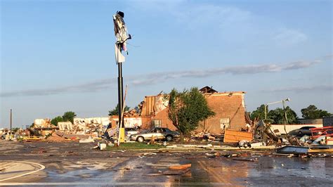 Tornado Tears Through Oklahoma Town Killing 2 Injuring 29