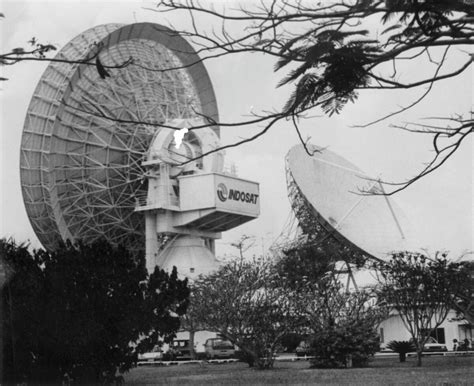 Stasiun Bumi Jatiluhur dan Indosat - Kompas.id