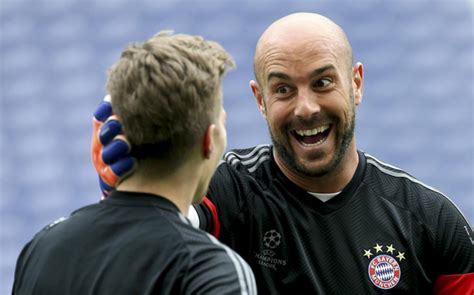 Hemen ardından leliko ve pisi bölümleriyle toplamda 3 bölüm bir. ¡Pepe Reina vuelve a ofrecerse al Barça!