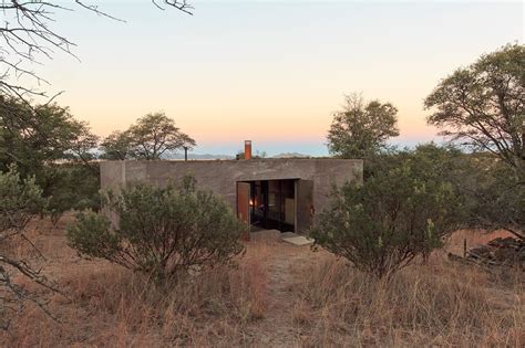 Off-Grid in Arizona: Casa Caldera by DUST Architects | Yatzer | Desert