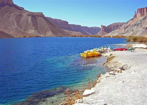 Top 10 Most Beautiful Lakes Around The World