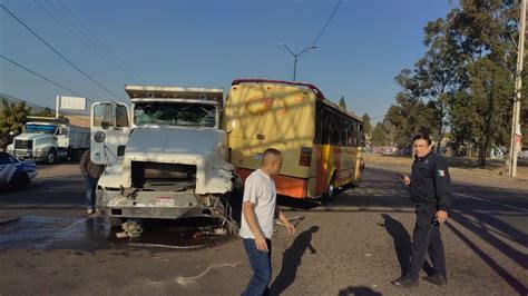 Morelia Impacta Camión De Carga A Uno De Pasajeros En Salida A Quiroga