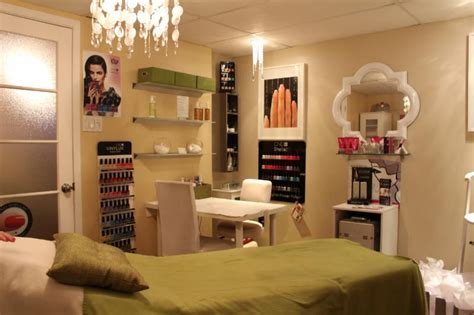 Les salons qui offrent des soins personnels dont les pédicures ont été autorisés à ouvrir leurs dans son salon d'esthétique d'ottawa, susan nguyen accueille ses clientes avec un masque et des gants. Salon D'Esthétique Le Coin Beauté - Opening Hours - 412 3e ...