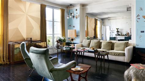 Tour Joanna Chevaliers Wildly Inspiring Paris Apartment