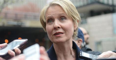 cynthia nixon touts her directing experience in talking why she s suited to be governor new