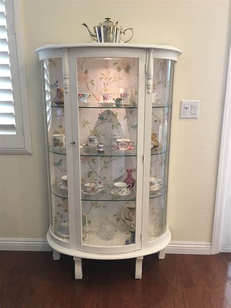 Gator chef has a broad selection of used equipment targeted at increasing profits by displaying food and beverage products for customers to see and purchase. China pieces on display in second-hand cabinet by me ...
