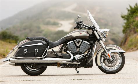 The 2013 victory cross roads® motorcycle combines modern performance with classic design. 2014 Victory Cross Roads Classic - Moto.ZombDrive.COM