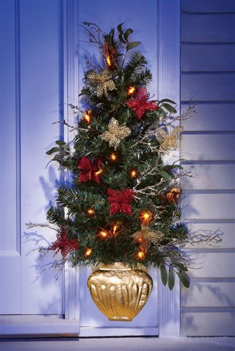 Dressing up your walls is the last thing that comes to mind with holiday decorations, but these festive christmas wall decor ideas will convince you otherwise. Lighted Butterfly Wall Tree Holiday Decoration - Christmas