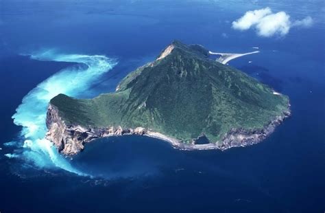 Guishan island / gueishan island or steep island or turtle island (chinese: 他的名字就有「龜」!觀光局邀請登龜山島：不是天馬行空 - 生活 - 自由時報電子報