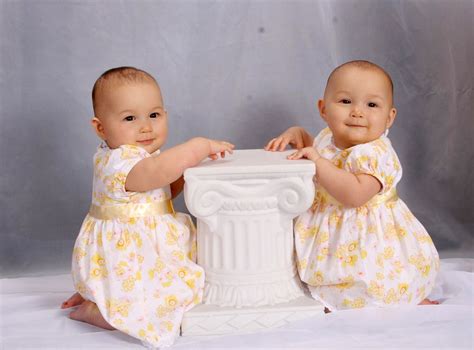 Twin Baby Girls Pictures Download Freely Cute Babies Pics Wallpapers