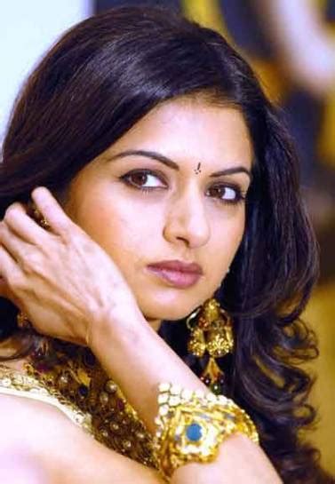 Latest movies in which bhagyashree has acted are kay bi, thalaivi, chikati gadilo chithakotudu, anandi gopal and. Sexy Bollywood and South Indian Actress Pictures ...
