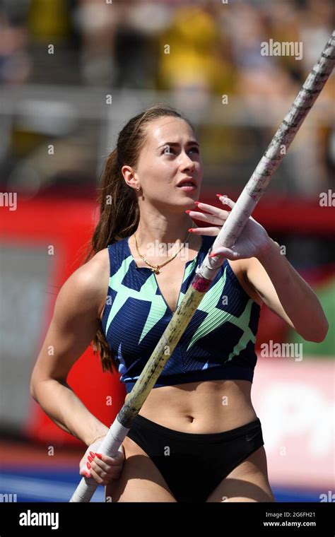 Polina Knoroz Rus Wins The Womens Pole Vault At 15 5 12 471m At