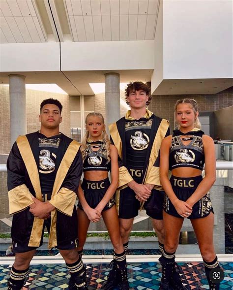 Pin By Sofia On Cheer Practice Wear Inspo Cheer Outfits Cheer