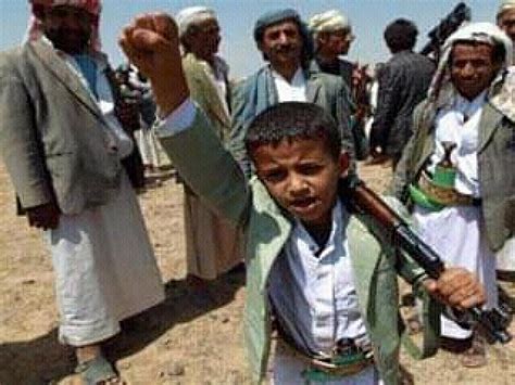 من جهته، ربط وزير الإعلام اليمني، معمر الإرياني، نهج ميليشيات الحوثي الانقلابية في تجنيد الأطفال باستخدام. الحكومة الشرعية تدين استمرار مليشيا الحوثي في تجنيد ...