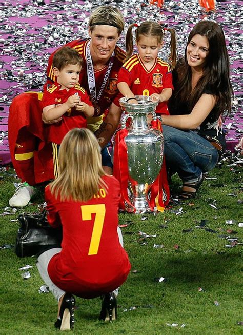 Okeylah partai kami sama teteup mencolek temen2 untuk ikut tebak skor grup c italy v croatia dan spain v ireland. Fernando Torres Top Skor Uefa Euro 2012 - Arti Kehidupan
