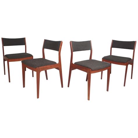 Set Of Four Mid Century Modern Danish Teak Dining Chairs For Sale At