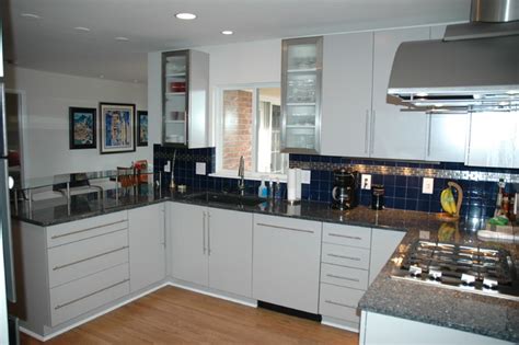 Kitchen cupboard awesome b q gloss white slab cabinet doors fronts kitchens. White Slab Door Cabinets