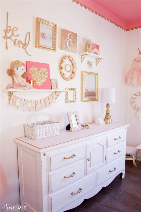While these gorgeous gold stars might look out of place in your average living room, they will fit great in a teen's bedroom. gallery wall decorating tips and tricks | Girls room wall ...