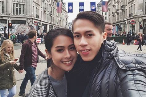 Sudah bulan oktober nih maudears, brarti maudy sudah kembali ke oxford untuk melanjutkan sekolah. 8 Fakta Kekasih Maudy Ayunda - Kompas.com