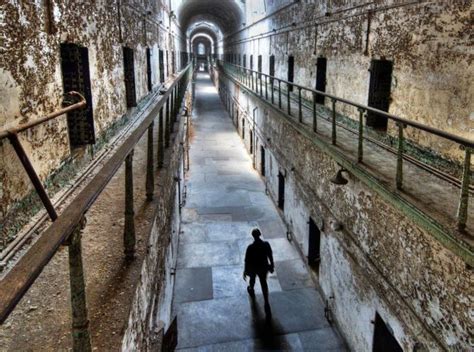 A Terrifying Tour Of This Haunted Prison In Philadelphia Is Not For The