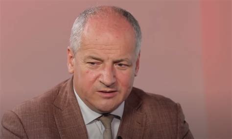 Své řídící schopnosti roman prymula zúročil coby prorektor a posléze rektor vojenské lékařské akademie a děkan fakulty vojenského zdravotnictví nově vytvořené univerzity obrany. Roman Prymula bol v roku 2009 striktne proti rúškam - Zem&Vek
