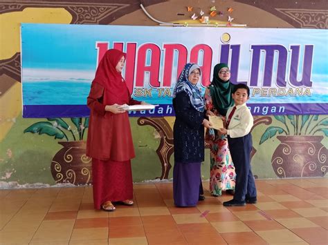 Sekarang dijemput ketua pengawas/ penolong ketua pengawas untuk membacakan ikrar,visi dan misi sekolah. Sekolah Kebangsaan Taman Putra Perdana: Majlis Pelantikan ...