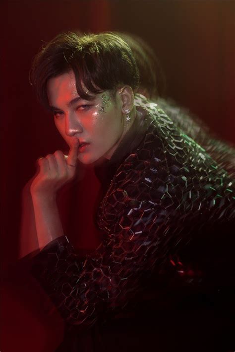 May 24, 2021 · tập đầu tiên của the heroes còn chứng kiến màn đổ bộ ấn tượng của nhóm nhạc uni5 và producer nemo, cara và producer cm1x, ali hoàng dương và producer duck v. Ali Hoàng Dương tái xuất đầy ma mị trong MV Xinh lung linh ...