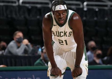 Nba Star Jrue Holiday Donates Rest Of Salary To Black Owned Businesses