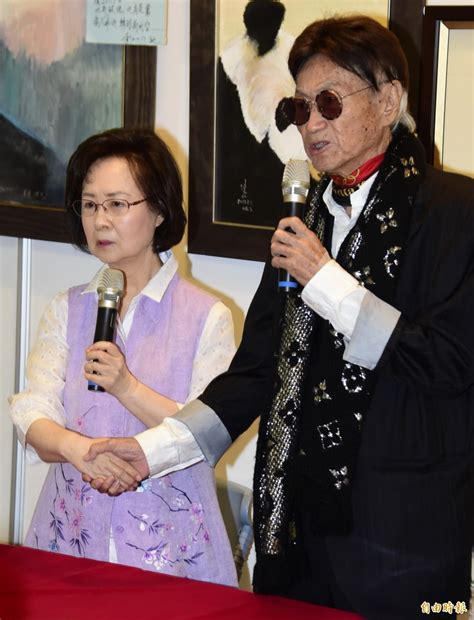 Jul 17, 2021 · 胰臟癌（英語： pancreatic cancer ）是指胰臟 細胞發生癌變而產生的腫瘤，這些腫瘤細胞具有侵犯其他組織的能力 。 胰臟的癌症可分為許多類型，最常見的是胰臟腺癌（pancreatic adenocarcinoma），佔了85%，因此胰臟癌一詞有時也用來直接指稱胰臟腺癌，這些 腺癌 （ 英語 ： adenocarcinoma ） 發源於胰臟製造. （影音）傅達仁再上書蔡英文特赦安樂死 全程開放直播 - 自由娛樂