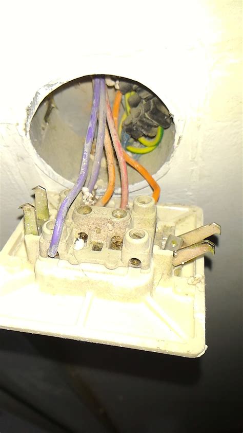 Problème changement va et vient (double) [RESOLU] | Forum Electricité
